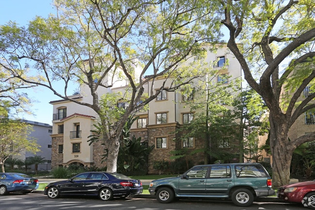 Building Photo - 320-322 N Oakhurst Dr