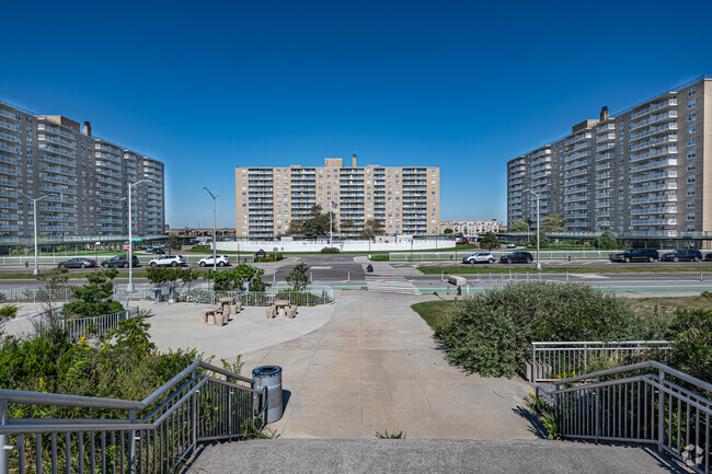 Building Photo - Dayton Towers West III