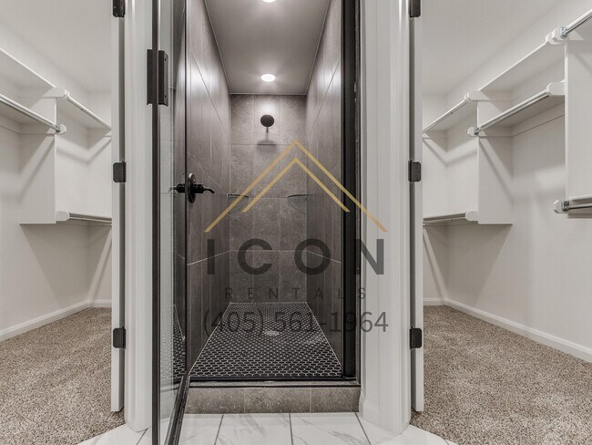 Building Photo - 5001 SE 86th St