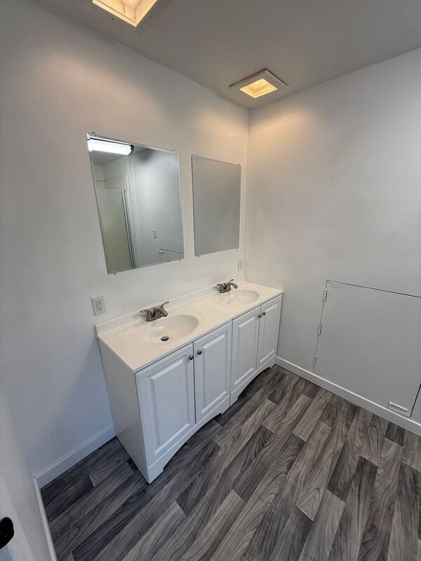 Building Photo - 2350 Marion St SE