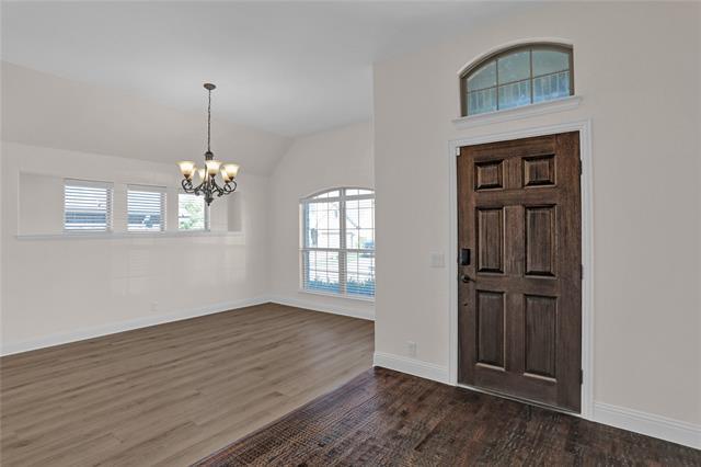 Building Photo - 2105 Burke Dr