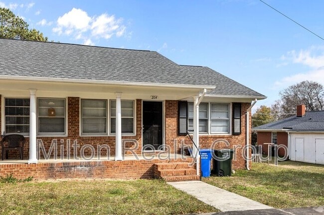 Building Photo - 204 McNeil St