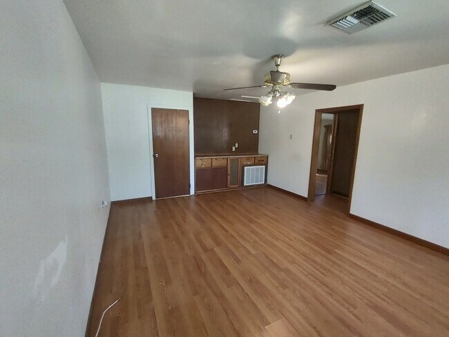 Building Photo - 7405 E Comanche Ave