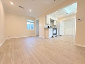 Building Photo - Modern 2BD/2BA ADU in Prime Toluca Terrace Location