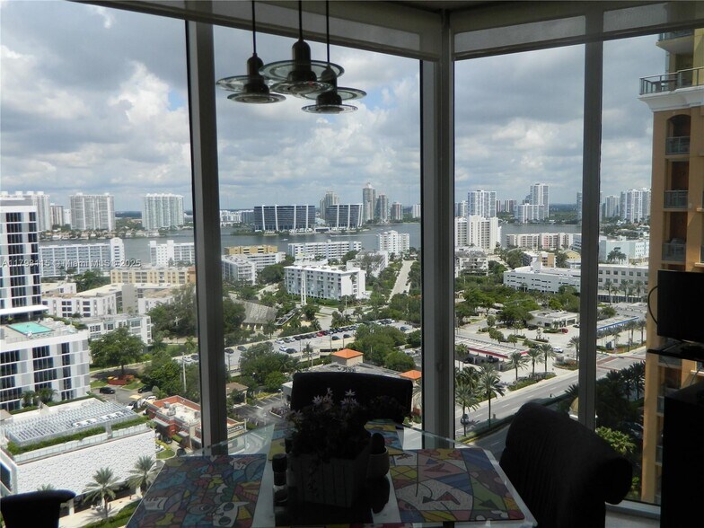 Building Photo - 17555 Collins Ave