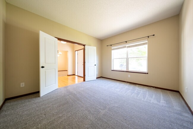 Building Photo - 16549 Dodd Ln