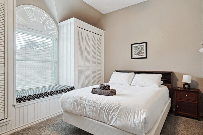 Building Photo - 2005 Glory Creek Cir