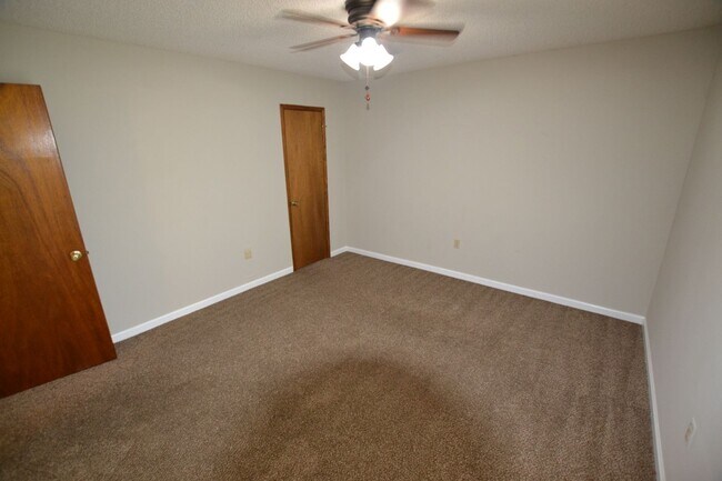 Building Photo - Zachary School District! 3 bedroom, 2 bath home in coveted Marita Terrace Subdivision