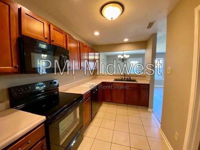 Building Photo - 16736 Aulton Dr
