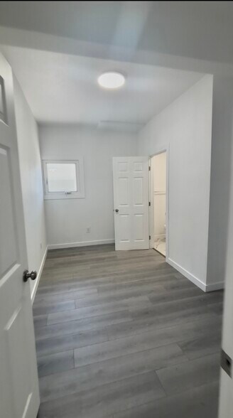Building Photo - 1582 W 29th St