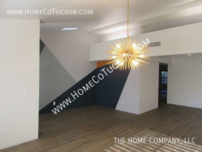 Building Photo - 3668 N Royal Prince Ct. Move in June 3