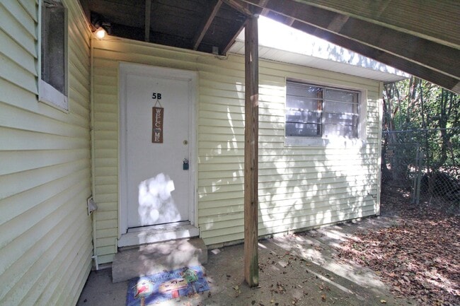 Building Photo - Cozy 1BR/1BA Apartment in Southwest Pensac...