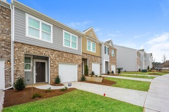 Building Photo - Fantastic 3bd/2.5ba home! Coming soon!