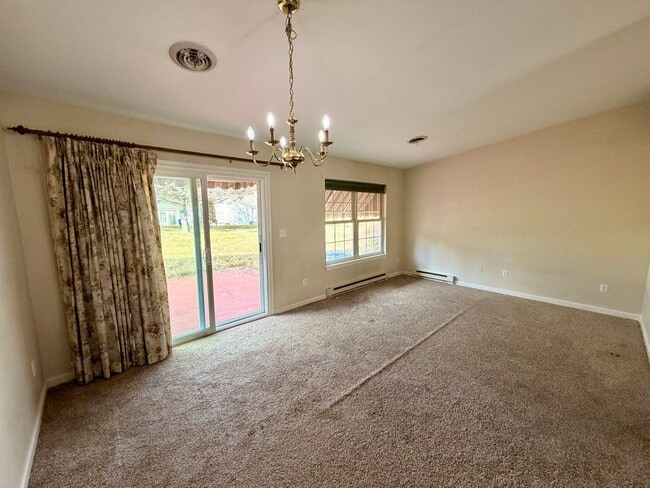 Building Photo - Ranch, 2-bed, 2 bath