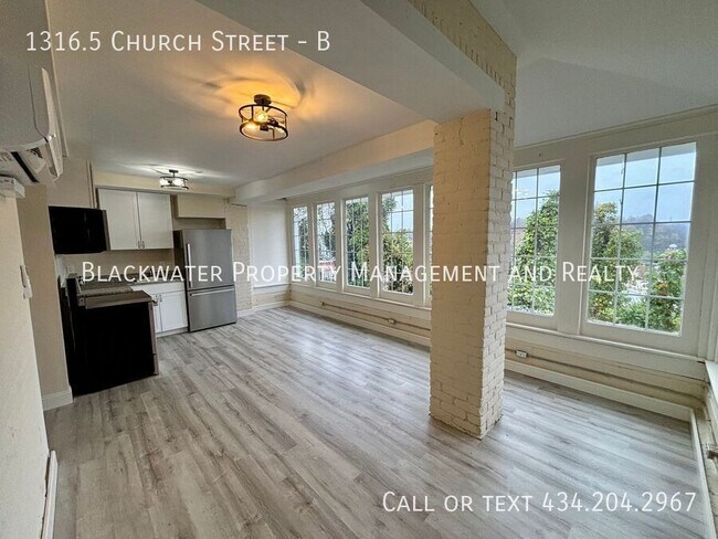 Building Photo - 1316.5 Church St