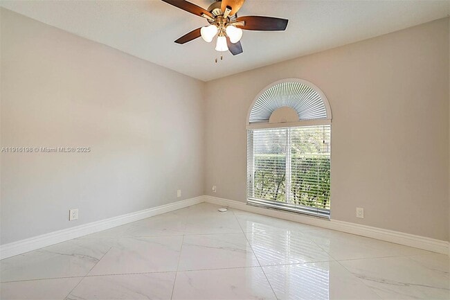 Building Photo - 10133 NW 48th Dr