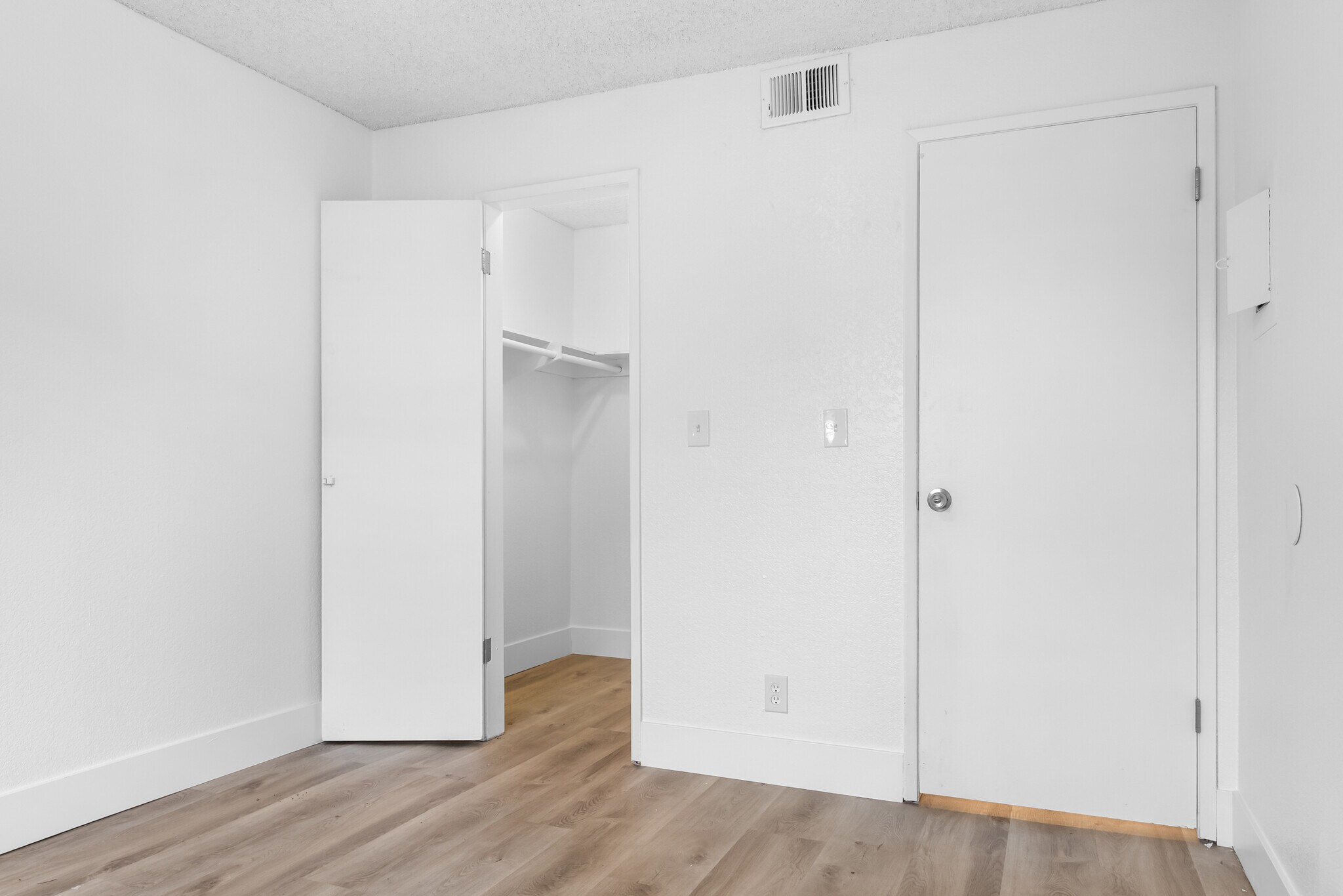 Building Photo - 3112 Denver Ave