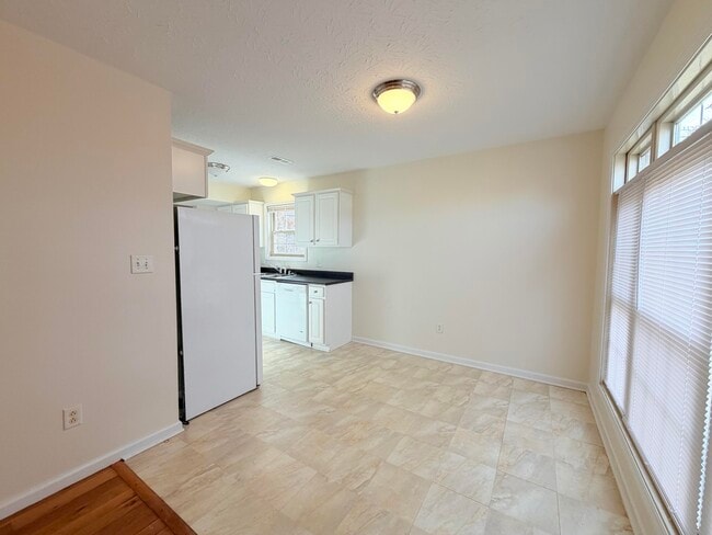 Building Photo - 218 Wayne Dr