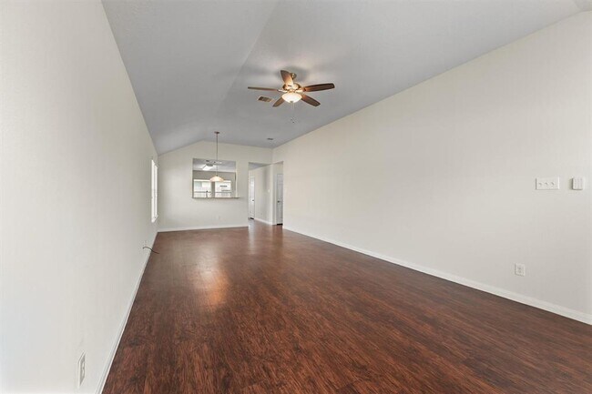 Building Photo - 2611 Verano Dr
