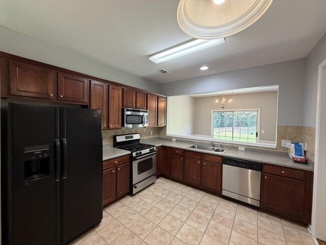 Building Photo - 13230 Marrywood Dr
