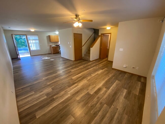 Building Photo - DuPont 3 bedroom home