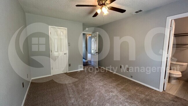 Building Photo - 4904 Brookhollow Dr