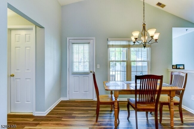 Building Photo - 5803 Tudor Dr