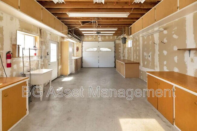Building Photo - 2359 Prune St