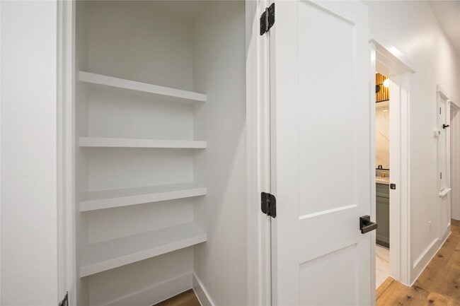 Building Photo - 8013 Cora St