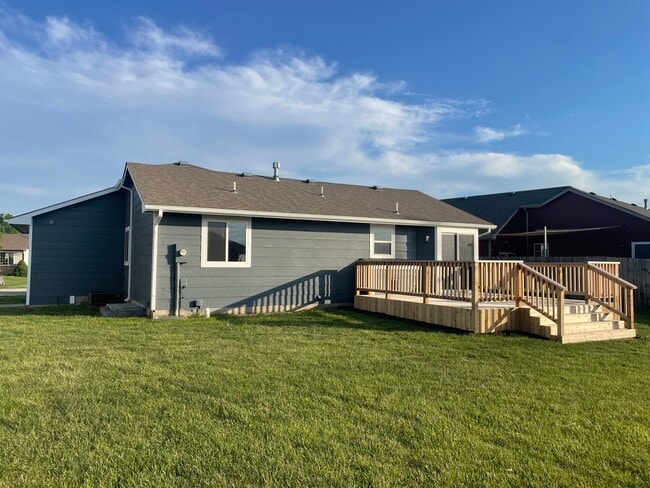 Building Photo - 627 Union Park Cir
