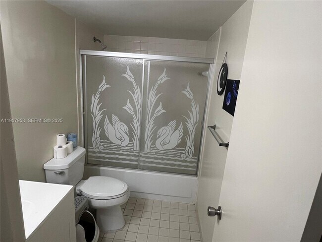 Building Photo - 1500 Jefferson Dr