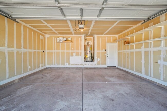 Building Photo - Stylish 4-Bedroom Rental in Rancho Sahuari...