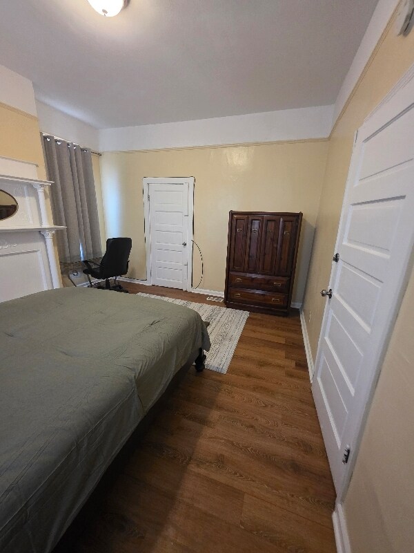 Building Photo - 116 Hardy Ave