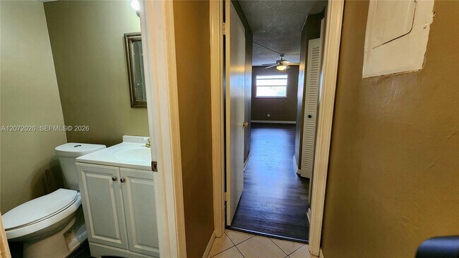 Building Photo - 2700 Coral Springs Dr
