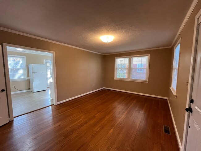 Building Photo - Charming Brick House off Fort Avenue