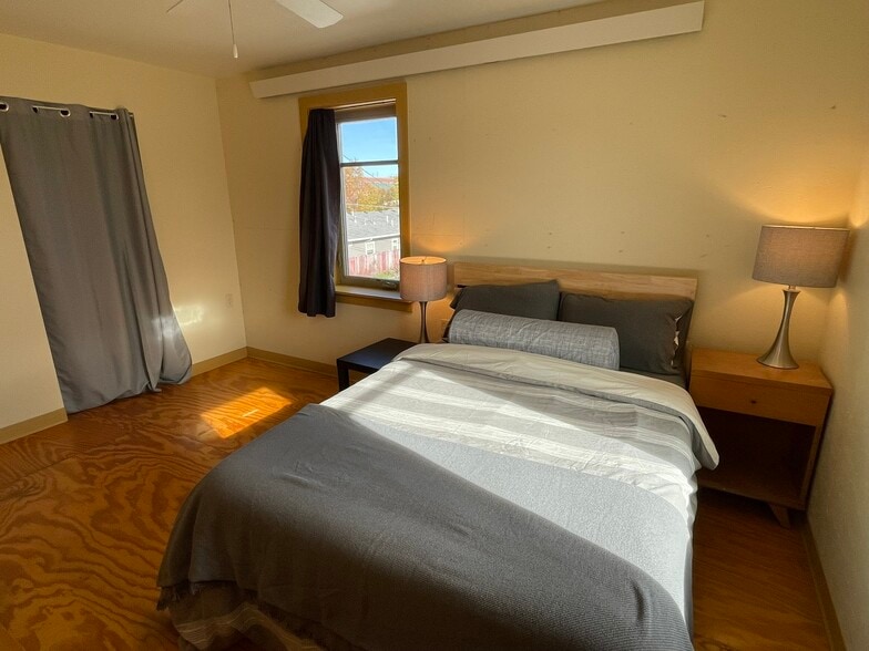 Building Photo - 2915 2nd Ave S