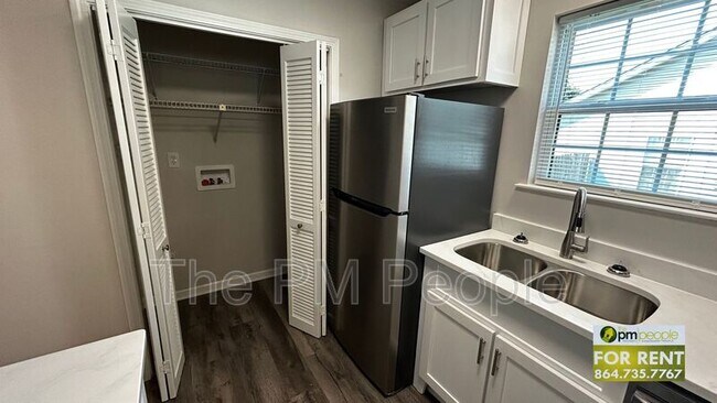 Building Photo - 10B Pointer Ln