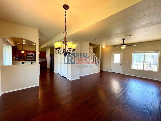 Building Photo - 10276 Deer Meadow Cir
