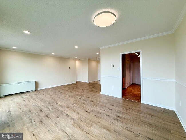 Building Photo - 4141 Henderson Rd