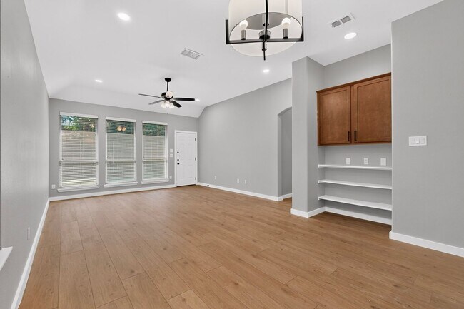 Building Photo - 3312 Glen Crest Ln