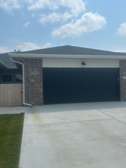 Primary Photo - 12467 Blanford St