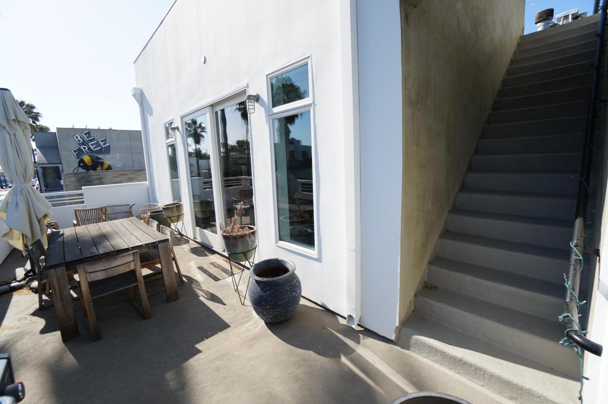 Building Photo - 1509 Abbot Kinney Blvd