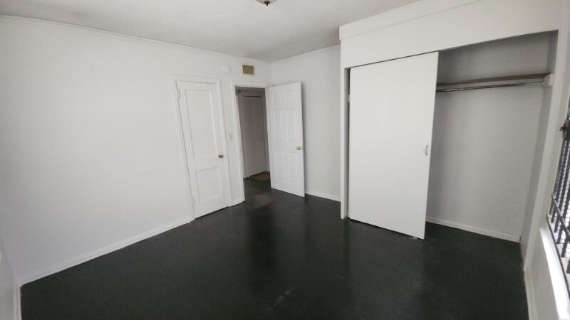 Building Photo - 519 W 23rd St