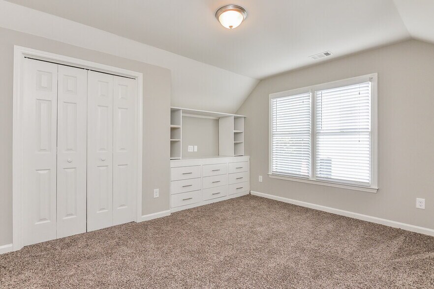 Building Photo - 3437 Singleleaf Ln