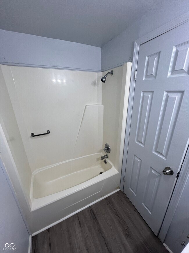 Building Photo - 2000 Indianapolis Rd