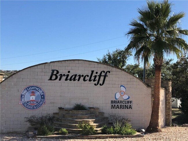 Building Photo - 21825 Briarcliff Dr