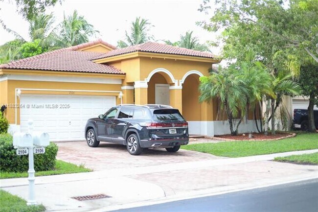 Primary Photo - 2106 NE 40th Ave