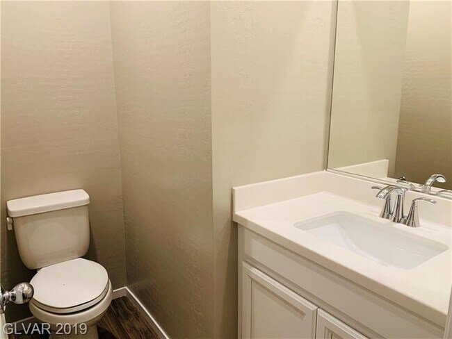 Building Photo - Amazing 2 story townhouse for lease!