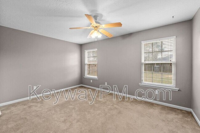 Building Photo - 435 St Julian Pl