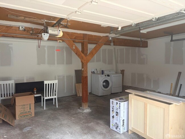Building Photo - 2555 Sherwood Dr
